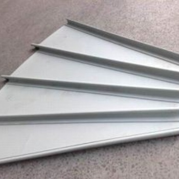 陕西延安铝镁锰板代替彩钢压型板的优势