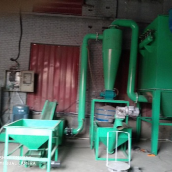 河北智皓新型自动塑料磨粉机从出料到出料一体化