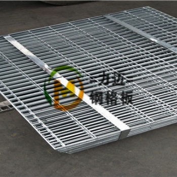 厂家供应钢格板 热镀锌钢格栅 河北衡水网格防护格栅板