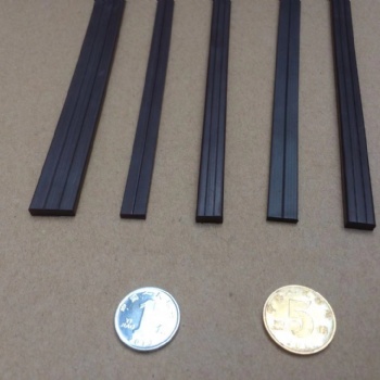 广州高胜磁条 厂家生产橡胶磁条，可用于磁性加架、LED灯具磁条 质量** 厂家