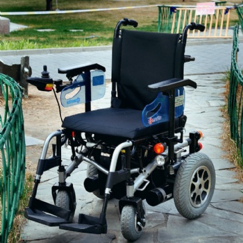 北京实体店专卖轻便轮椅折叠轮椅电动轮椅爬楼梯轮椅医用轮椅残疾轮椅