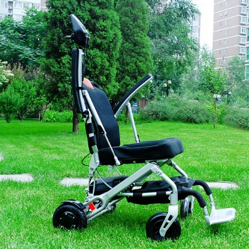 北京专卖电动轮椅专卖折叠轮椅专营老年代步车
