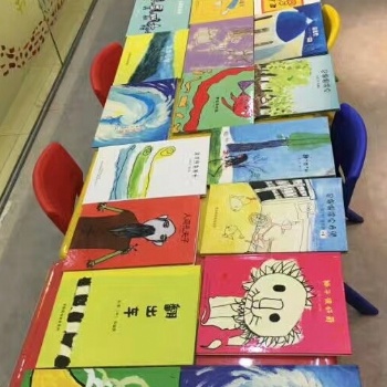 南山—色彩阳光教育品牌的绘本教学，让孩子养成阅读习惯