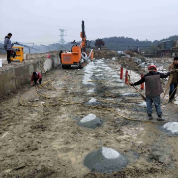 小型硬石头胀裂岩石开采设备