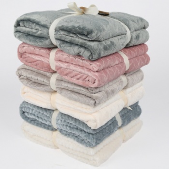 馨格家纺与罗莱家纺合作开发量产抑菌防螨法兰绒毛毯