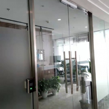 重庆市办公室手动玻璃门磁力锁指纹机安装门禁系统安装