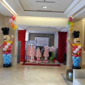 北京主题活动气球场地布置，生日寿宴气球装饰，批发放飞氦气球