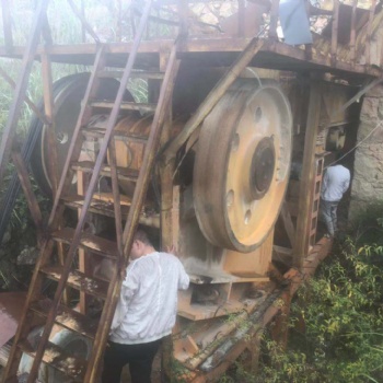 整套二手砂石料生产线设备上海路桥800*1060颚式破碎机处理