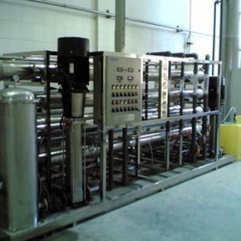 食品饮料行业用纯净水设备，6T/H反渗透纯净水设备