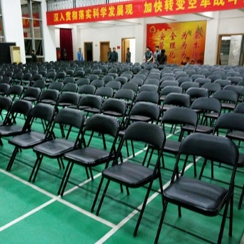 皮面折叠椅租赁婚庆椅租赁牛角椅租赁全身镜租赁沙发租赁