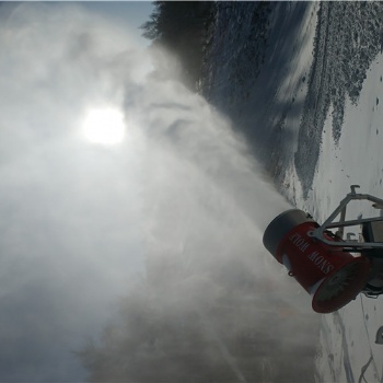 滑雪场适应能力佳造雪设备 场地坡度对人工造雪机的影响