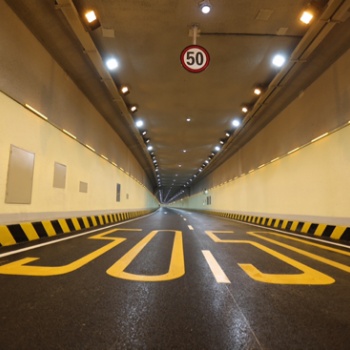 道路反光漆的用途和施工方法-优越化工为您详解