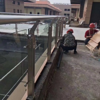304不锈钢玻璃护栏_304不锈钢玻璃护栏价格_304不锈钢玻璃护栏批发