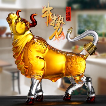 仰头牛玻璃酒瓶大牛造型工艺酒瓶吹制牛白酒瓶个性吹制动物牛玻璃醒酒器