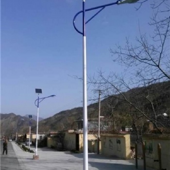 轩通灯具太阳能路灯5米20瓦