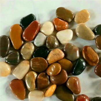 彩色鹅卵石 厂家五彩毛料雨花石头 工程铺路鱼缸造景盆栽石块