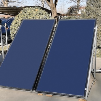 黑膜平板太阳能集热器集中热水工程