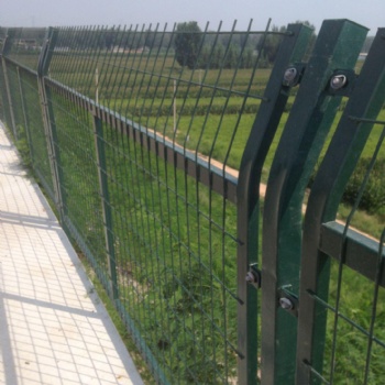 铁路隔离栅 铁路防护网 绿色浸塑护栏网 50方框网 承亚