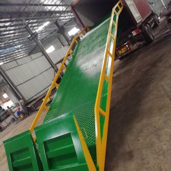 厂家专业定制10吨装卸平台，移动式登车桥