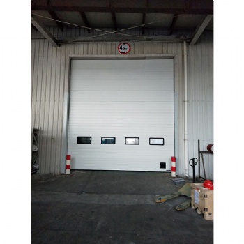 工业户外厂房安装转弯或垂直电动提升门