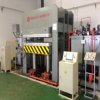 青岛产压力1500T碳纤维板热压机生产设备