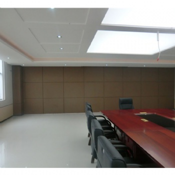 会议室会拐弯的折叠屏风隔断墙 深圳赛勒尔80型活动隔断公司