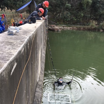 水下摄像取证 切割焊接 潜水打捞 水下工程 水下探查清理 安装 设备维护 堵漏