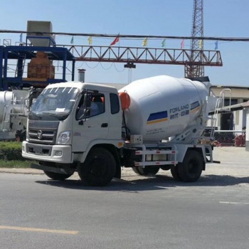 供应小型水泥罐车 三轮混凝土搅拌运输车 移动式混凝土运输车厂家
