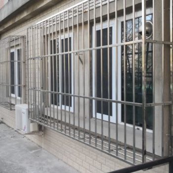 北京西城车公庄专业防盗窗安装阳台防护栏护窗
