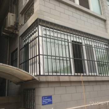 北京通州马驹桥安装阳台防护窗护栏安装防盗门