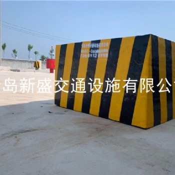 青岛新盛生产黑黄相间醒目提示桥墩防撞保护设施