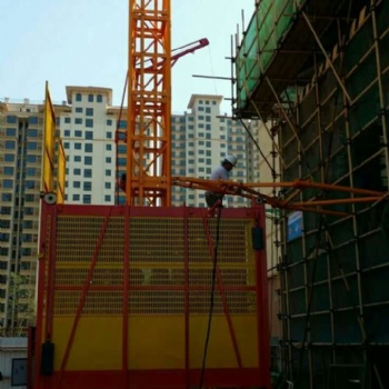 北京龙门架施工电梯物料提升机鸿泰恒宇倾心为您服务