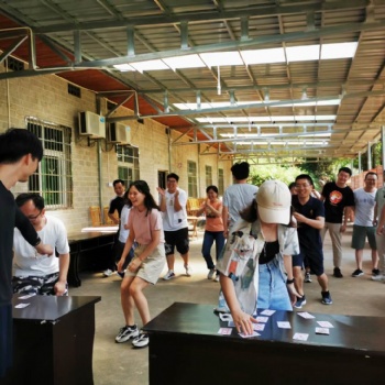 长沙狼团拓展增强团队成员之间的信任、团队协作精神，加强内部沟通