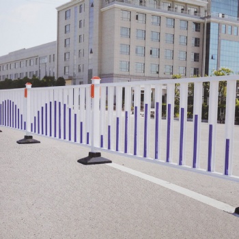 市政道路护栏城市护栏隔离栏交通围栏马路人行道栏杆镀锌钢防撞栏
