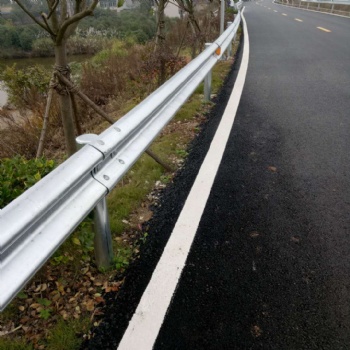 湖南腾广道路防护热镀锌护栏板高速公路防撞波形护栏