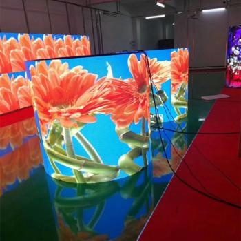 LED异形屏_LED圆柱屏_圆柱形LED显示屏