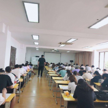 无锡五年制专转本培训班选择懿本专转本