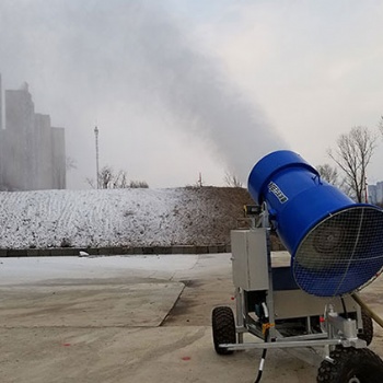 履带式造雪机让滑雪更有感觉