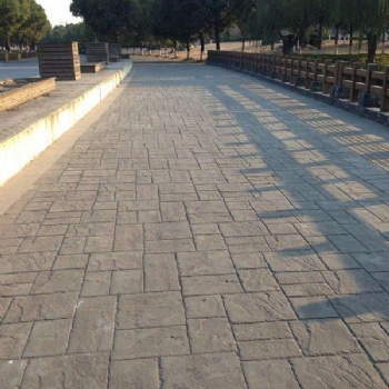济南游乐场彩色防滑压印地坪