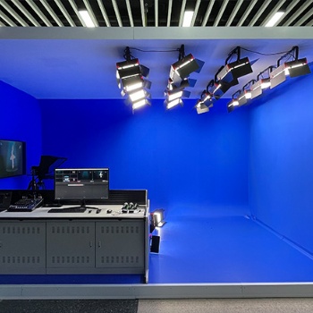 天影视通虚拟演播室平板灯摄像补光灯数字化LED融媒体搭建