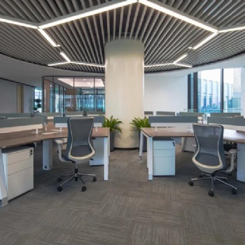 职员办公桌120度工作站可以提升企业的形象