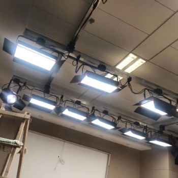 演播室LED灯光搭建补光