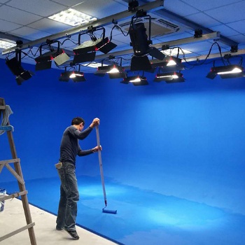 天影视通虚拟演播室系统灯光搭建工程 直播间融媒体布置设计舞台装修方案
