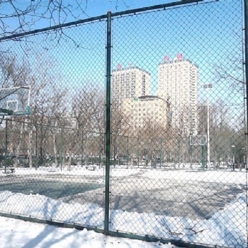 篮球场围网运动场围 网球场护栏网防护网菱形勾花网