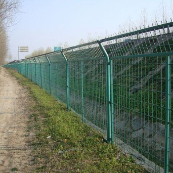 厂家批发定做公路铁路隔离框架护栏网 养殖围网 防护栅栏防护网