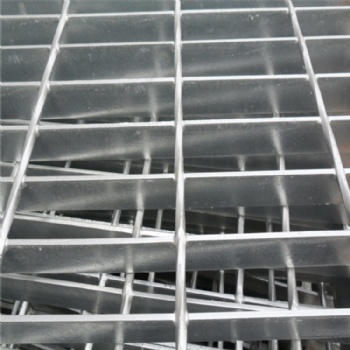 生产直售钢格板，网格板，钢格栅，不锈钢沟盖，镀锌踏步板