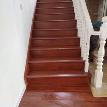 定制楼梯踏步板，广州及周边都可上门量尺定制，广州木地板
