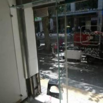 西安安装维修玻璃门，感应门，更换玻璃