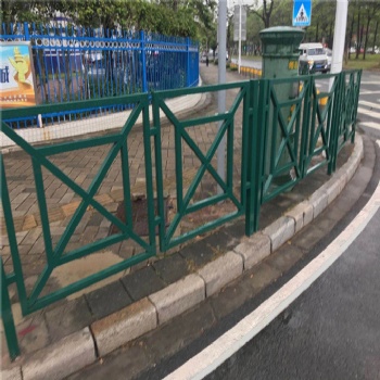 路中隔离栏 惠州甲型护栏厂 珠海人行道隔离围栏