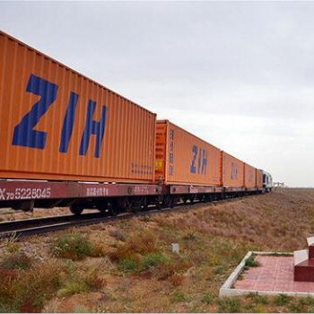 中亚班列哈萨克斯坦阿拉木图的铁路整柜集装箱车皮